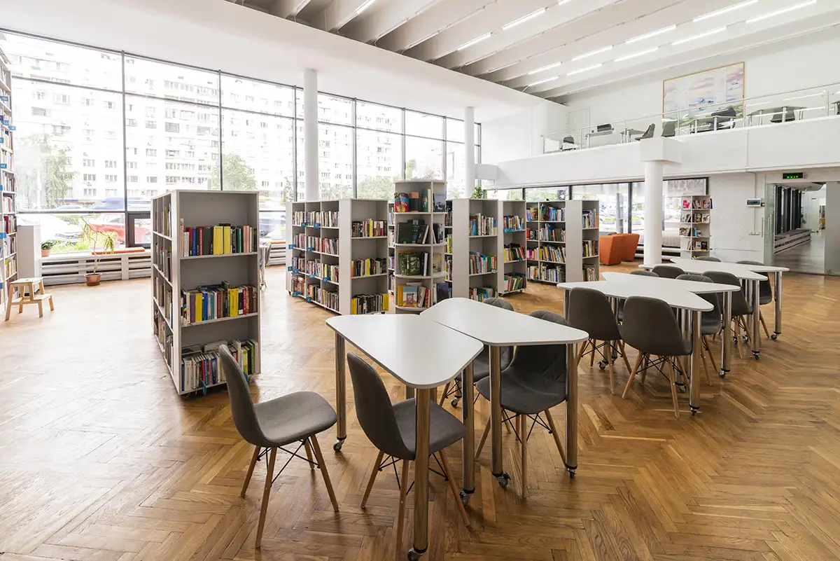Traitement des nuisibles pour les collèges et lycées 7 CDI dans un lycée