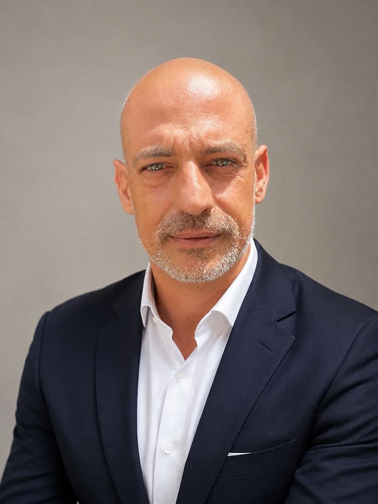 A propos 1 Thomas Caparros